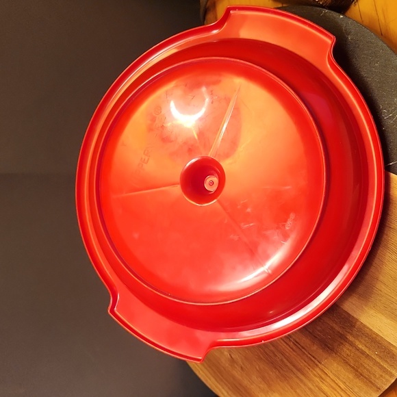 Tupperware Red Suzette with Hande & Lid - Picture 5 of 8